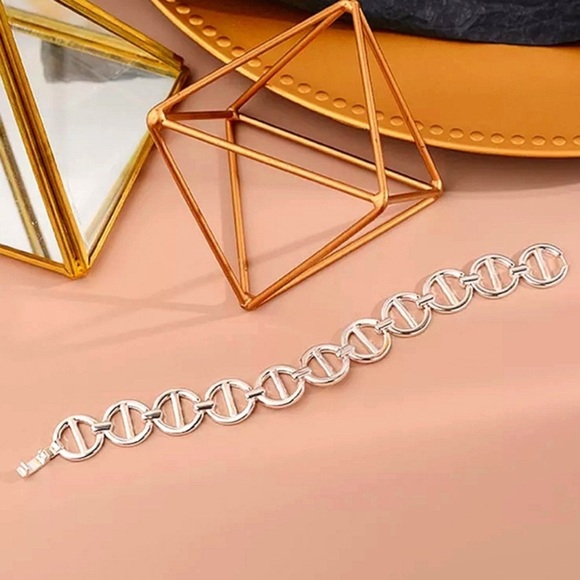 Chain Link Sterling Silver Bracelet - Picture 3 of 4